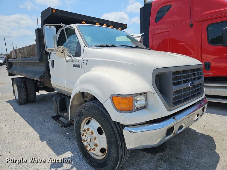 image for item DO2865 2003 Ford F650 Super Duty XLT  dump truck