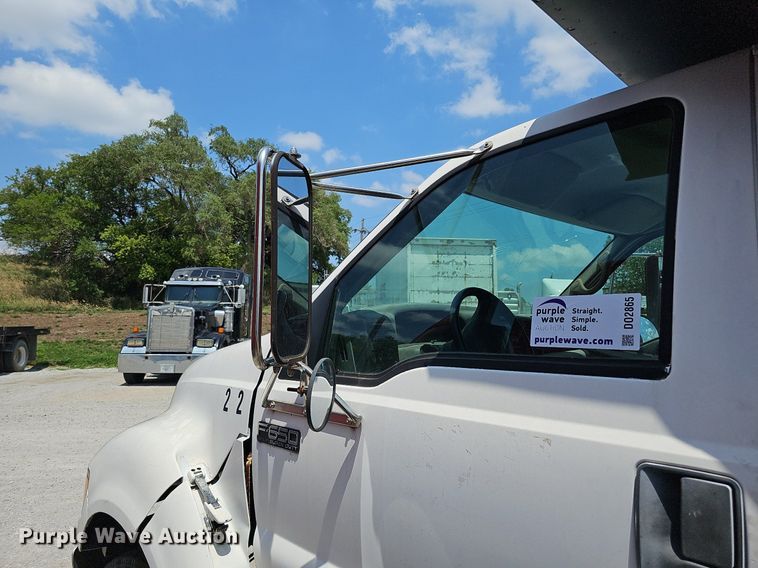 image for item DO2865 2003 Ford F650 Super Duty XLT  dump truck