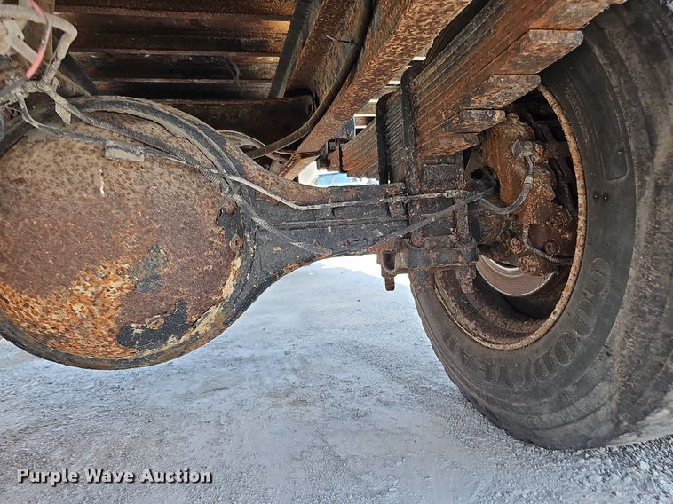 image for item DO2865 2003 Ford F650 Super Duty XLT  dump truck