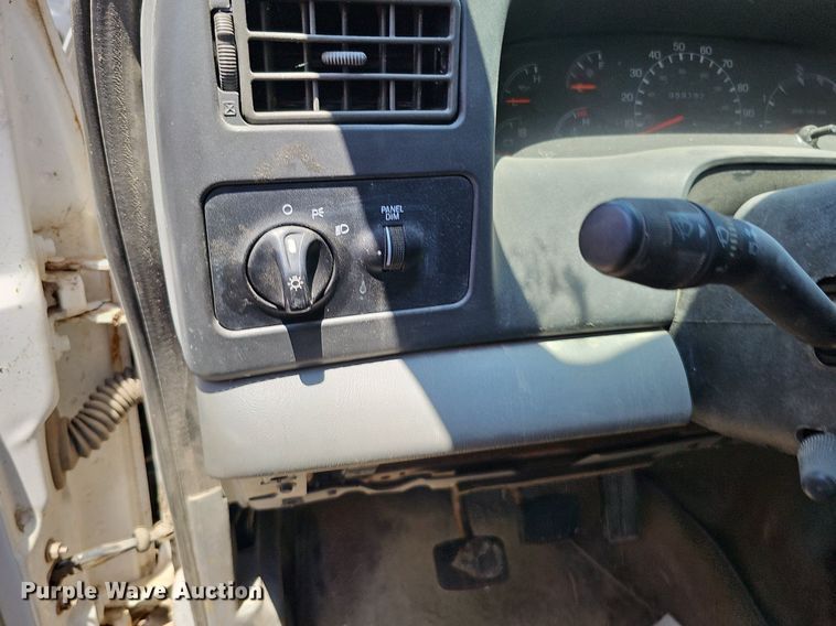 image for item DO2865 2003 Ford F650 Super Duty XLT  dump truck