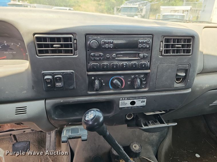 image for item DO2865 2003 Ford F650 Super Duty XLT  dump truck