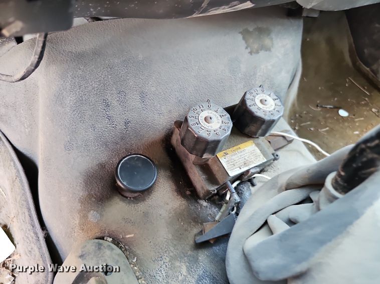 image for item DO2865 2003 Ford F650 Super Duty XLT  dump truck