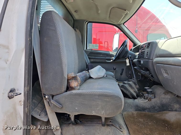 image for item DO2865 2003 Ford F650 Super Duty XLT  dump truck