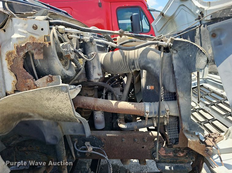 image for item DO2865 2003 Ford F650 Super Duty XLT  dump truck