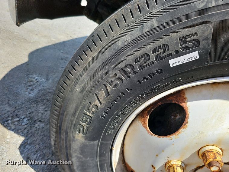 image for item DO2865 2003 Ford F650 Super Duty XLT  dump truck