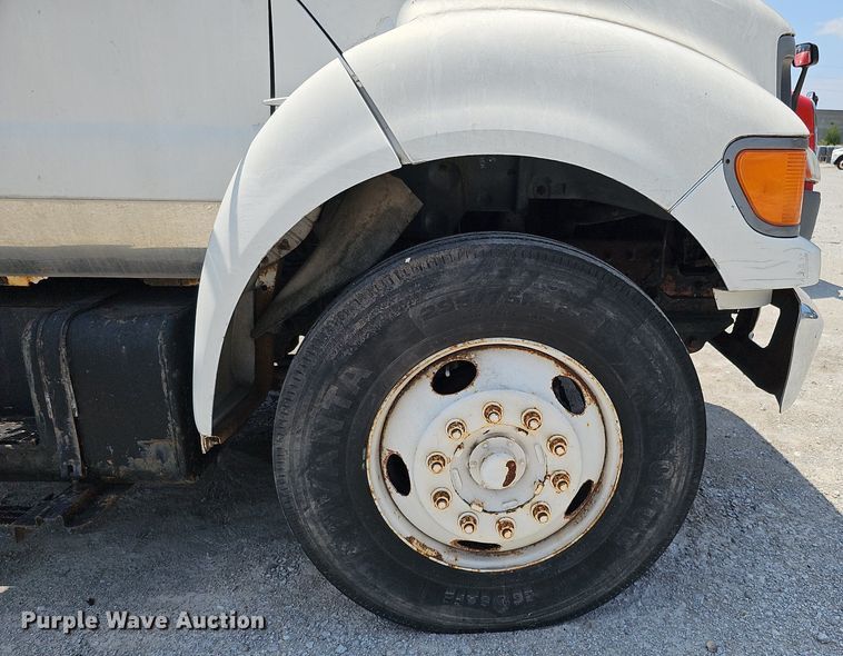 image for item DO2865 2003 Ford F650 Super Duty XLT  dump truck