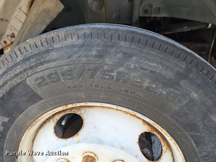 image for item DO2865 2003 Ford F650 Super Duty XLT  dump truck