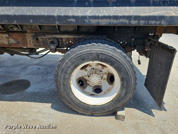 image for item DO2865 2003 Ford F650 Super Duty XLT  dump truck