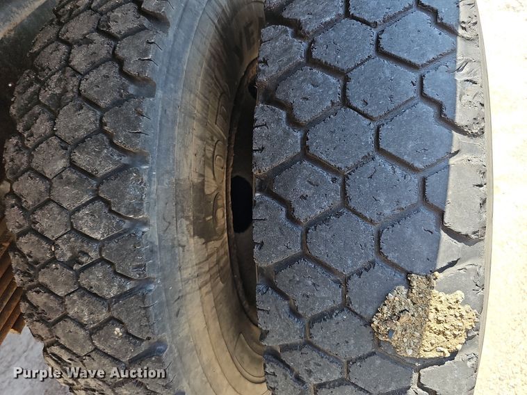 image for item DO2865 2003 Ford F650 Super Duty XLT  dump truck