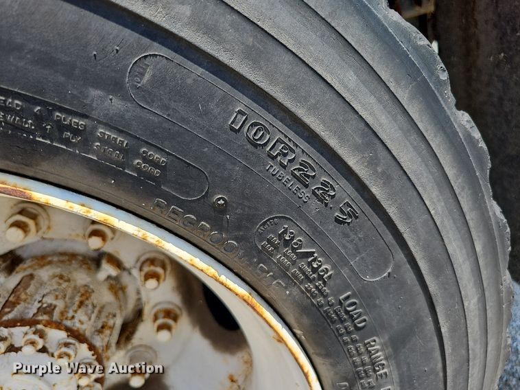 image for item DO2865 2003 Ford F650 Super Duty XLT  dump truck