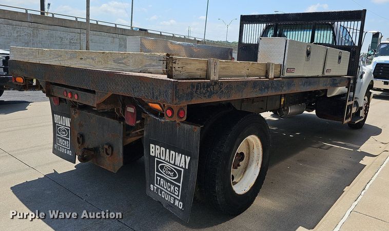 image for item DO2866 2005 Ford F750 Super Duty XL  flatbed truck
