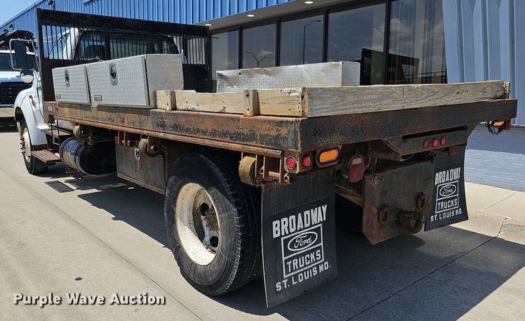 image for item DO2866 2005 Ford F750 Super Duty XL  flatbed truck