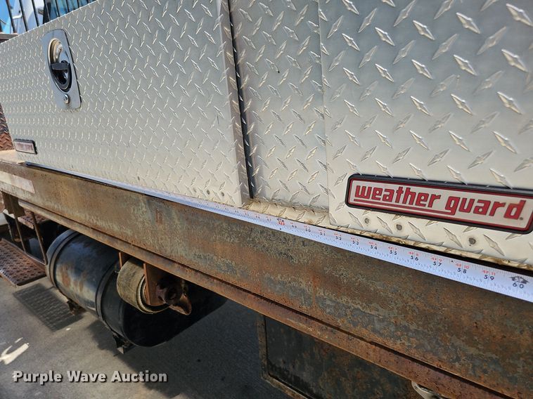 image for item DO2866 2005 Ford F750 Super Duty XL  flatbed truck