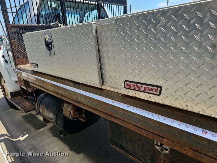 image for item DO2866 2005 Ford F750 Super Duty XL  flatbed truck