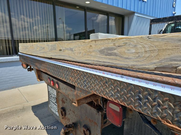 image for item DO2866 2005 Ford F750 Super Duty XL  flatbed truck