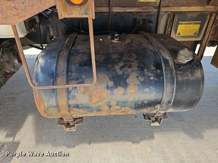 image for item DO2866 2005 Ford F750 Super Duty XL  flatbed truck