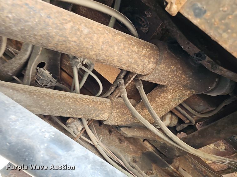 image for item DO2866 2005 Ford F750 Super Duty XL  flatbed truck