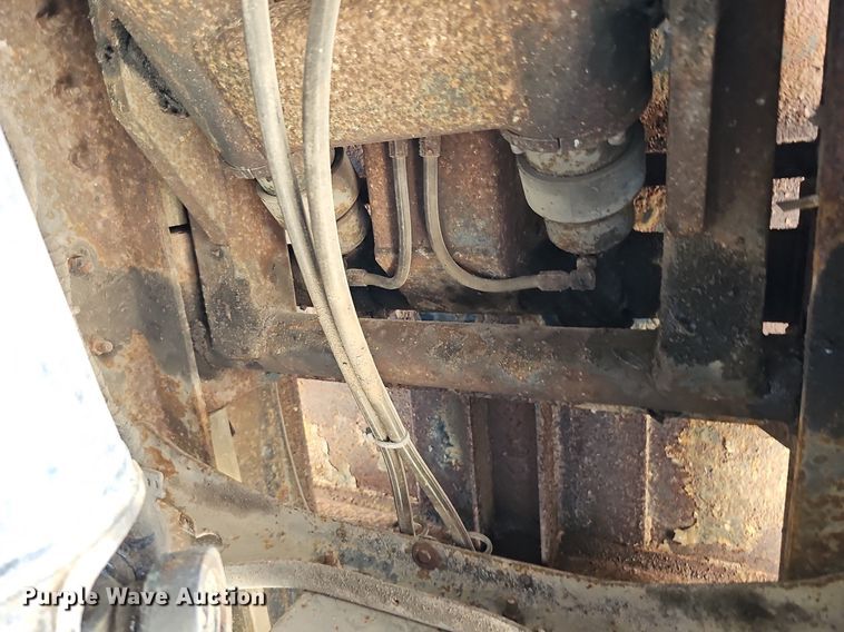 image for item DO2866 2005 Ford F750 Super Duty XL  flatbed truck