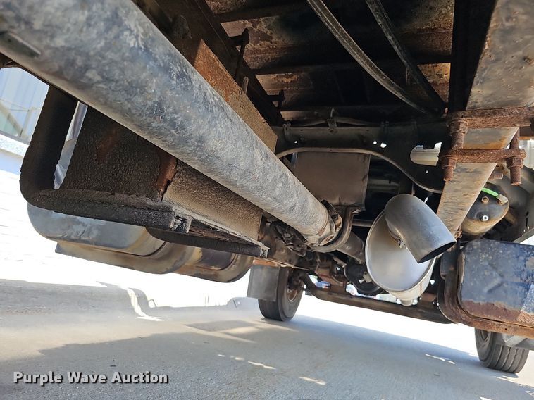 image for item DO2866 2005 Ford F750 Super Duty XL  flatbed truck