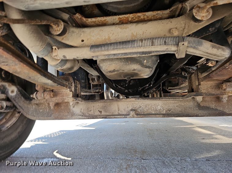 image for item DO2866 2005 Ford F750 Super Duty XL  flatbed truck