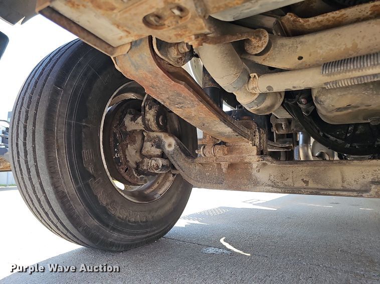 image for item DO2866 2005 Ford F750 Super Duty XL  flatbed truck