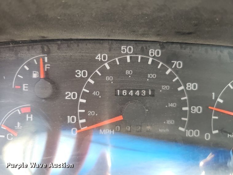 image for item DO2866 2005 Ford F750 Super Duty XL  flatbed truck