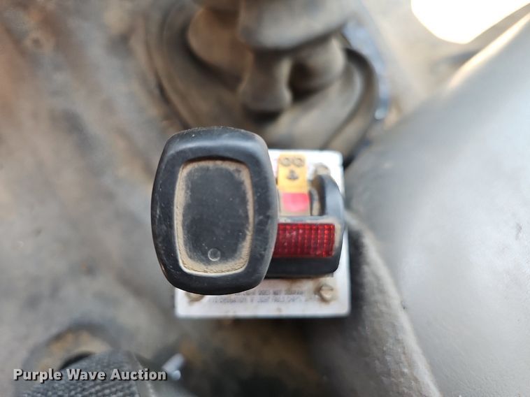 image for item DO2866 2005 Ford F750 Super Duty XL  flatbed truck