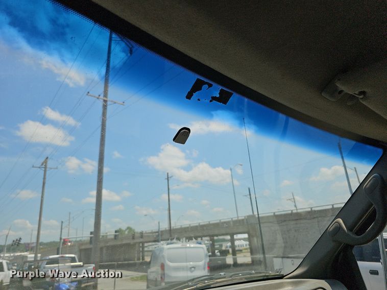 image for item DO2866 2005 Ford F750 Super Duty XL  flatbed truck