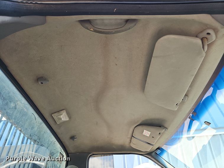 image for item DO2866 2005 Ford F750 Super Duty XL  flatbed truck