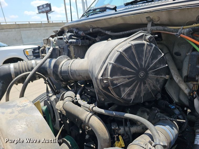 image for item DO2866 2005 Ford F750 Super Duty XL  flatbed truck