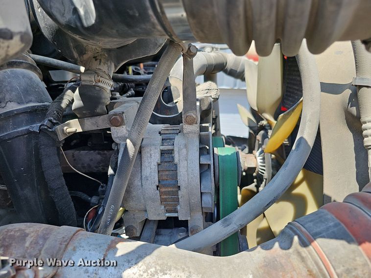 image for item DO2866 2005 Ford F750 Super Duty XL  flatbed truck