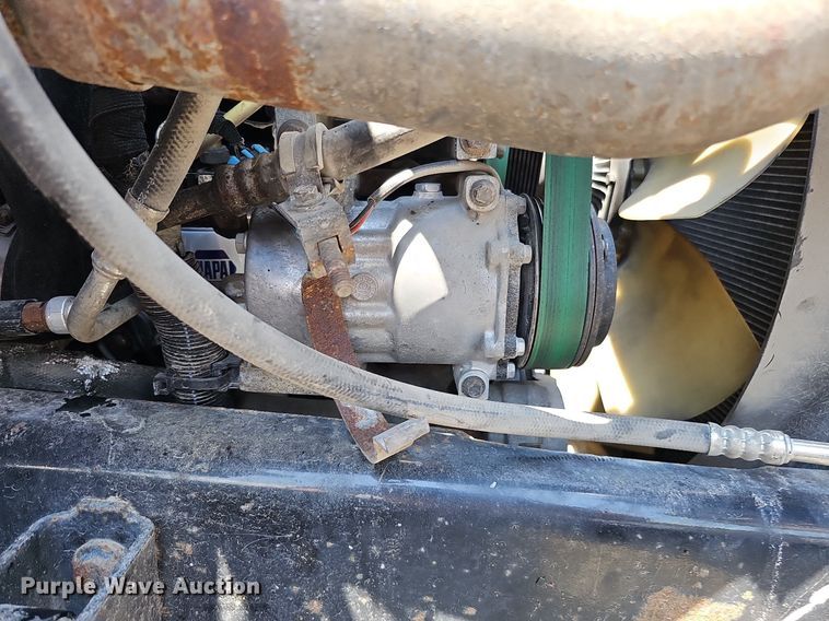 image for item DO2866 2005 Ford F750 Super Duty XL  flatbed truck