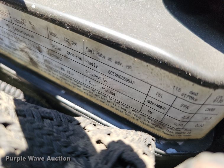 image for item DO2866 2005 Ford F750 Super Duty XL  flatbed truck