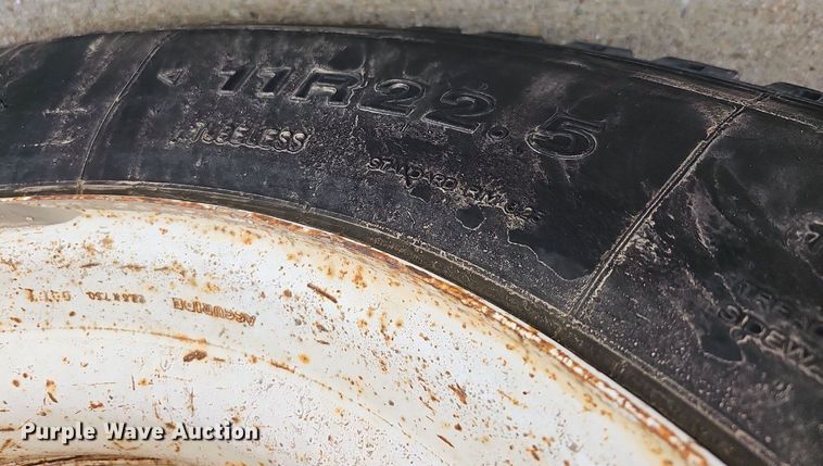 image for item DO2866 2005 Ford F750 Super Duty XL  flatbed truck