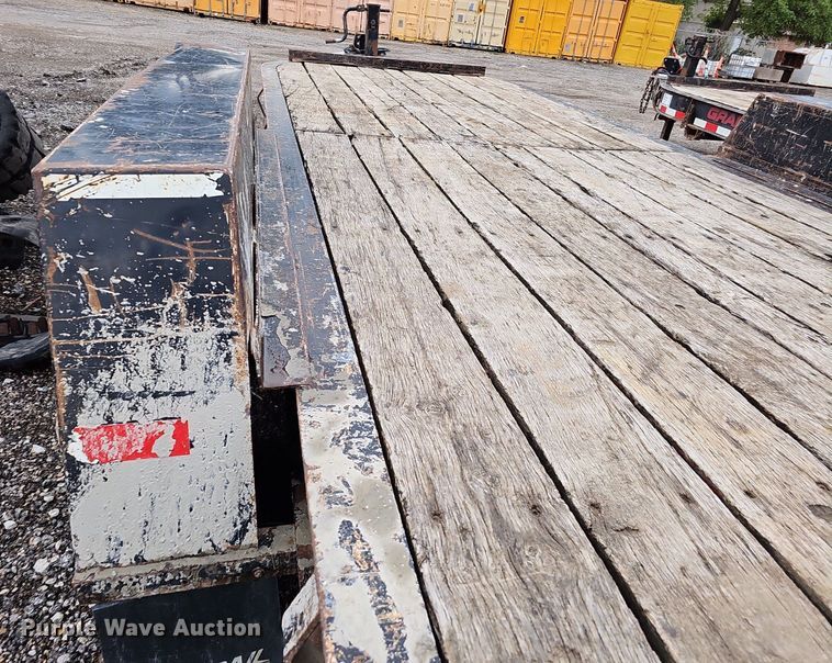 image for item DO2907 2012 Towmaster Trailer TC-14D  equipment trailer