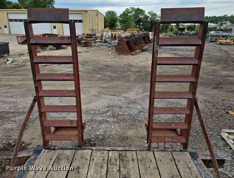 image for item DO2907 2012 Towmaster Trailer TC-14D  equipment trailer