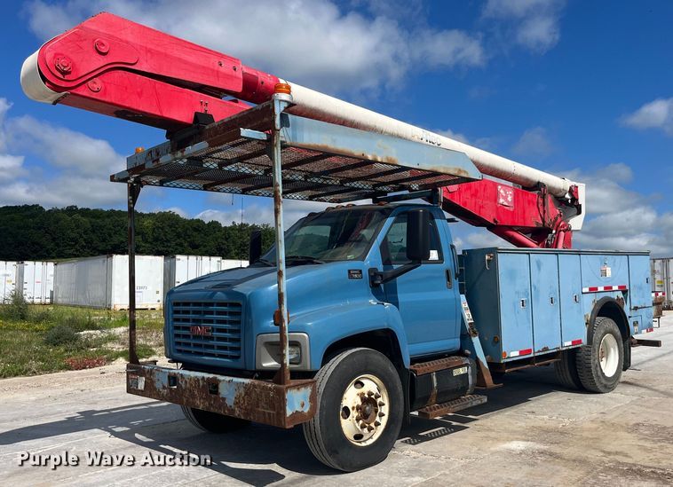 image for item DP0534 2007 GMC C7500  bucket truck