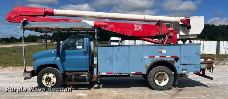 image for item DP0534 2007 GMC C7500  bucket truck