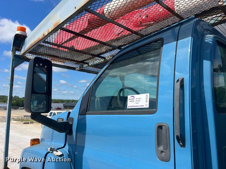 image for item DP0534 2007 GMC C7500  bucket truck