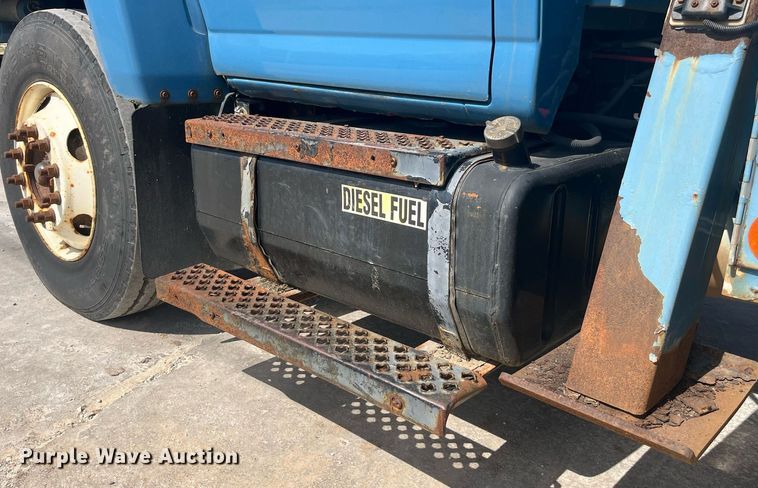 image for item DP0534 2007 GMC C7500  bucket truck