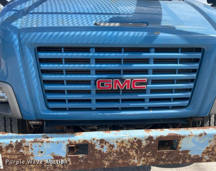 image for item DP0534 2007 GMC C7500  bucket truck