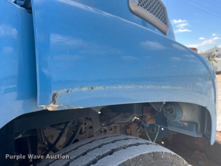 image for item DP0534 2007 GMC C7500  bucket truck