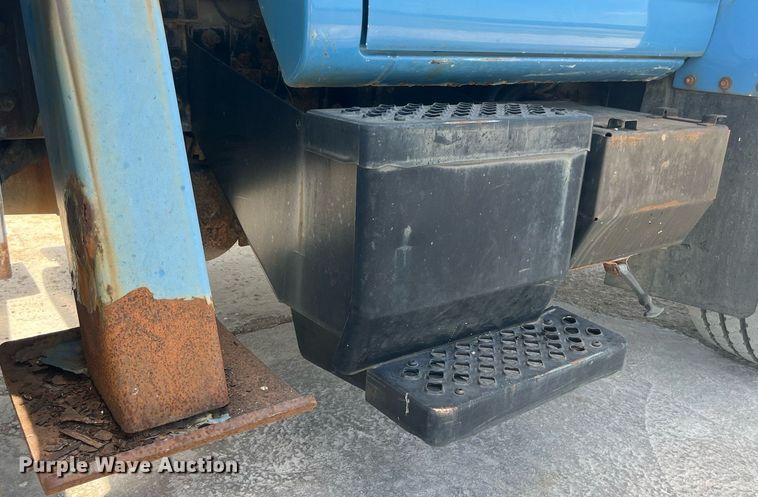 image for item DP0534 2007 GMC C7500  bucket truck