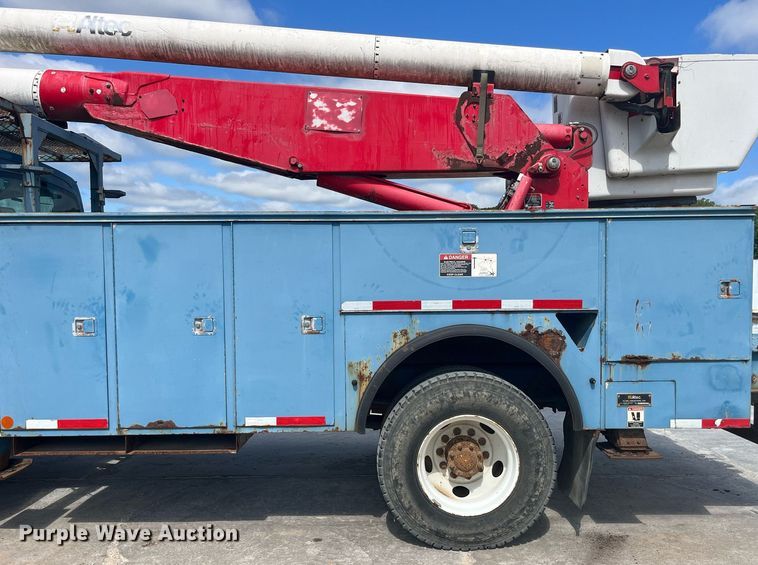 image for item DP0534 2007 GMC C7500  bucket truck