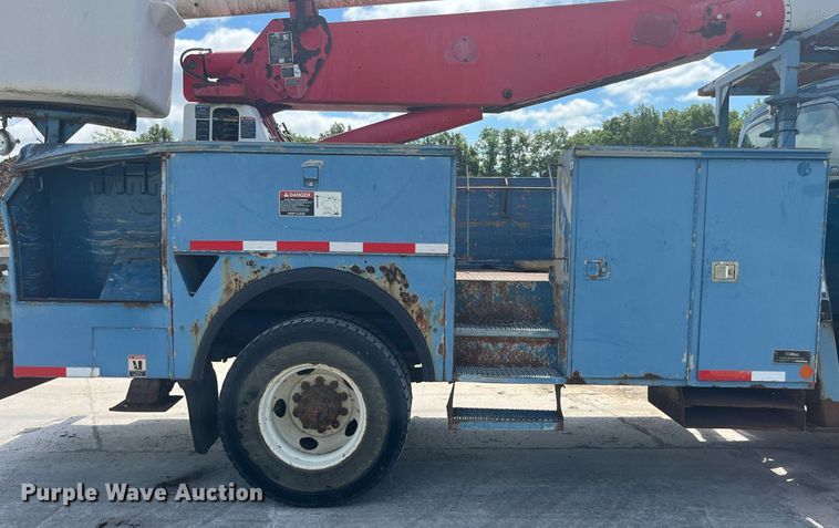 image for item DP0534 2007 GMC C7500  bucket truck