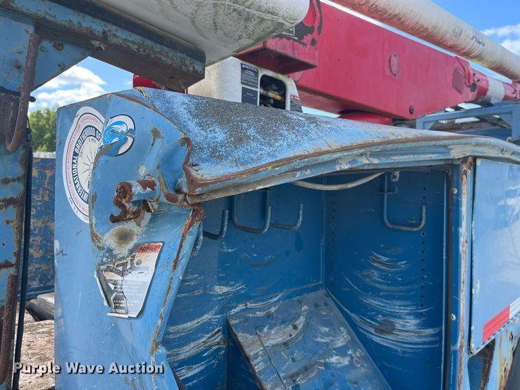 image for item DP0534 2007 GMC C7500  bucket truck