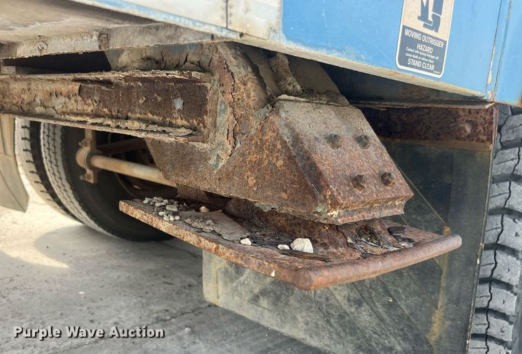 image for item DP0534 2007 GMC C7500  bucket truck