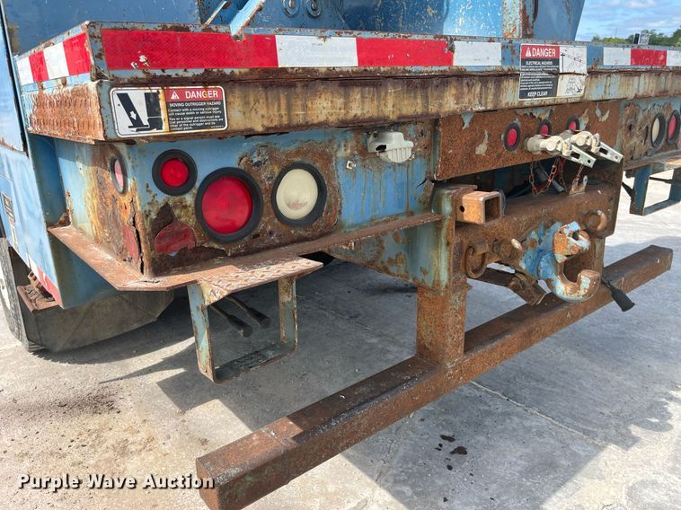 image for item DP0534 2007 GMC C7500  bucket truck