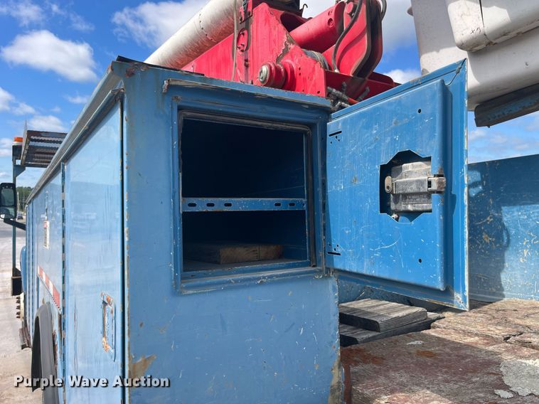 image for item DP0534 2007 GMC C7500  bucket truck