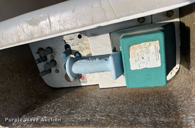 image for item DP0534 2007 GMC C7500  bucket truck